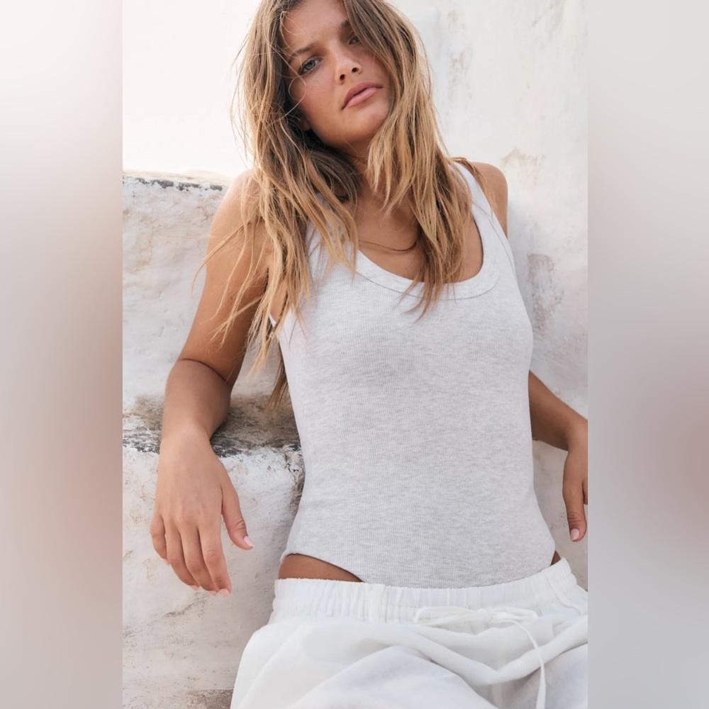 ZARA Ribbed Bodysuit - Picture 2 of 11